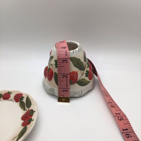 Yankee Candle Small Jar Candle Strawberry Tray and Shade - Picture 2 of 4